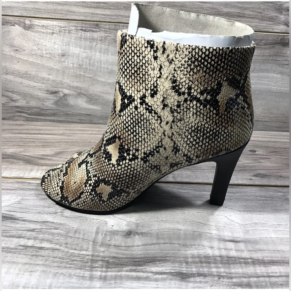 Torrid 4B Snake Peep Toe Heel BTI Size 10 - Picture 5 of 9